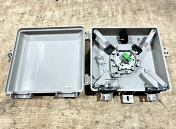 TII ENCLOSURE. 1 SCA PORT, CABLE CLAMP, EXT GROUND.