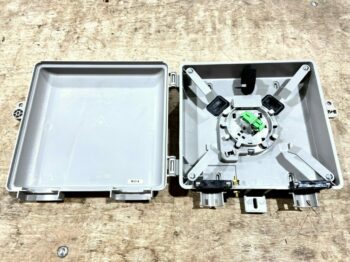 TII ENCLOSURE. 1 SCA PORT, EXT GROUND INSTALLED
