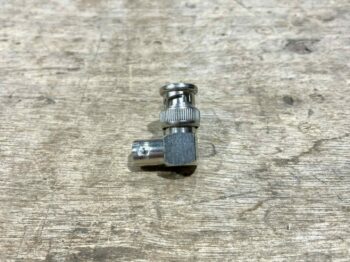 RIGHT ANGLE ADAPTER BNC MALE TO BNC FEMALE