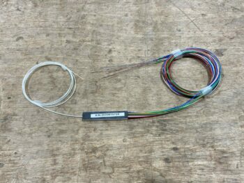 1X16 PLC SPLITTER, STEEL TUBE .9MM NO CON 1M LEGS FM