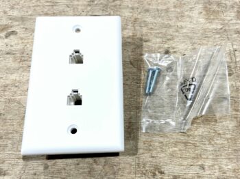 WHITE LEVITON DUPLEX WALL JACK. 10/BOX