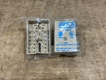 CONNECTING BLOCK- SCREW CON. W/COVER