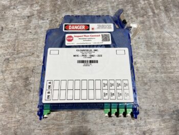 CLF BLUE CASSETTE W/2 1X4 SPLITTERS LC/APC UNIVERSAL MOUNT