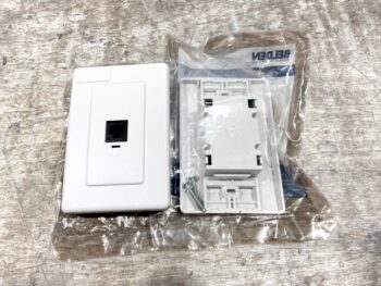BELDEN PS5 DVO FLUSH MOUNT WALL JACK 1 PORT WHITE AX100336